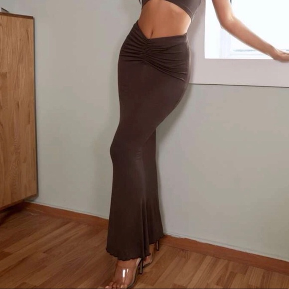Chocolate Brown Ruched Maxi Skirt - Picture 2 of 5